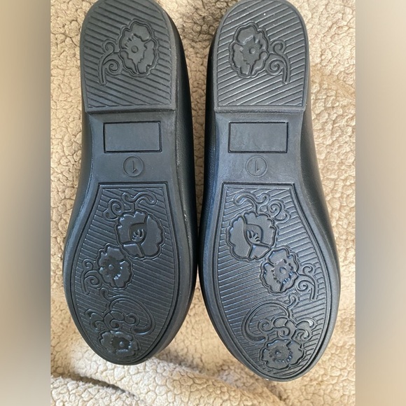NWT SO Pensacola Girls Flats, Black Size 1 - Picture 3 of 4